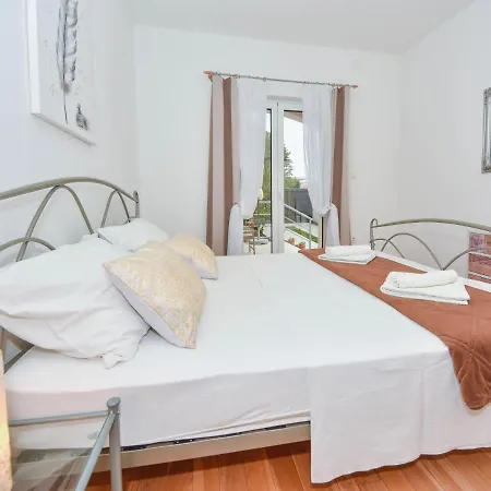 Apartment Mia By Interhome Zadar